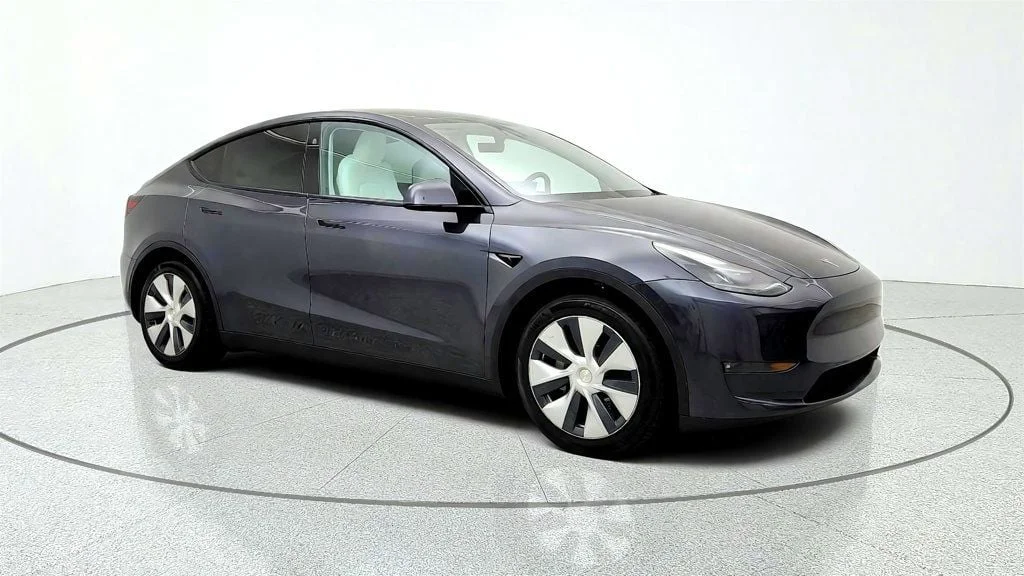 Used 2024 Stealth Grey Tesla Long Range AWD w/ 7-Seat White & Black Premium Interior image 3