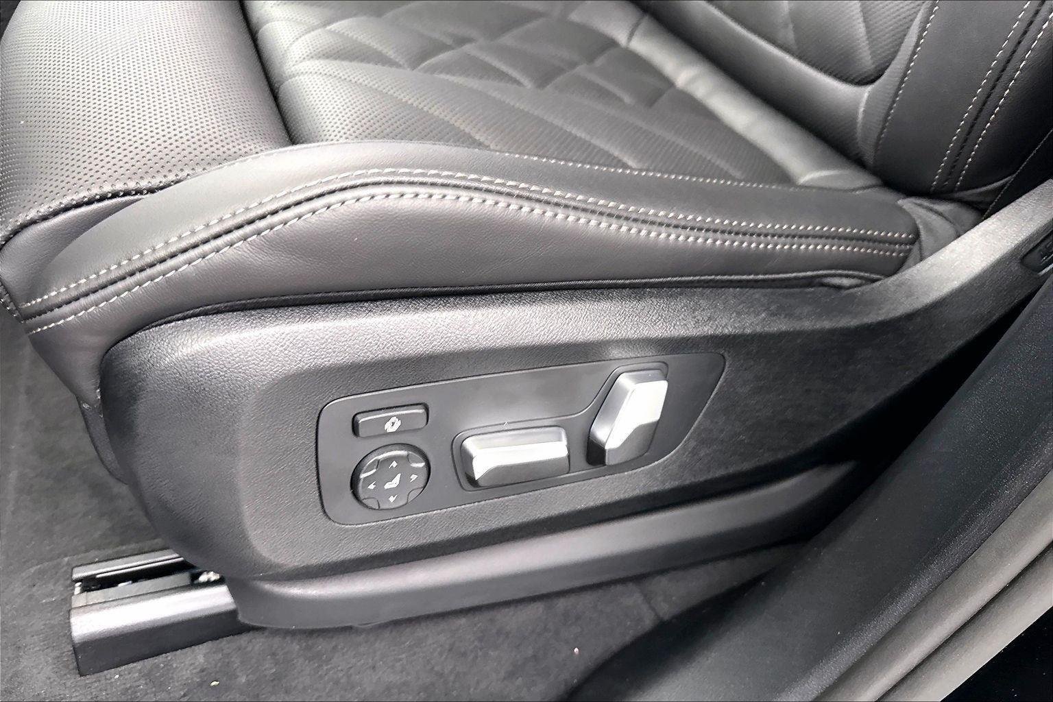 New 2026 Black Sapphire Metallic BMW xDrive40i image 23