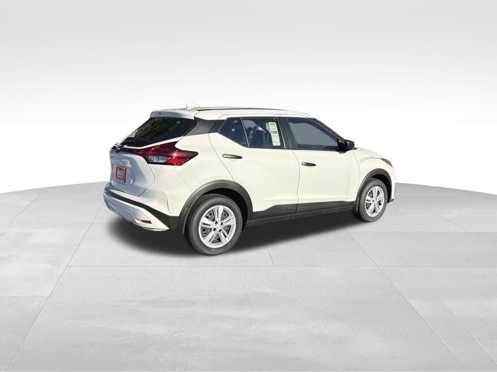 2025 Nissan Kicks Play S photo 4