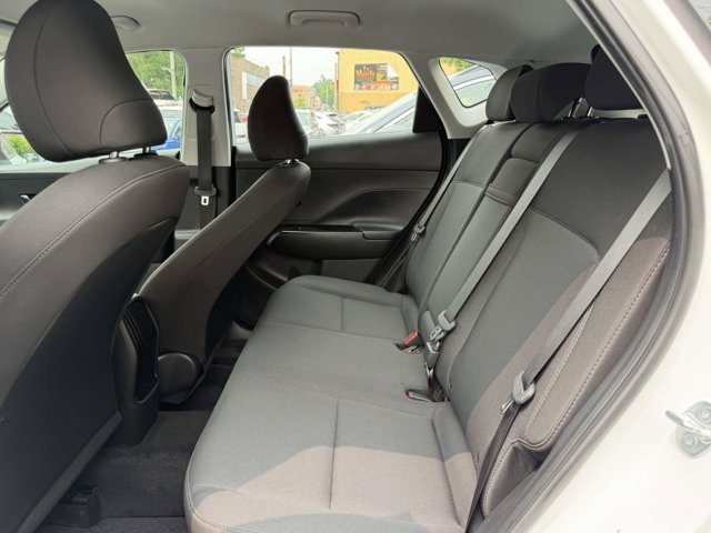 2024 Hyundai Kona SE - Photo 12