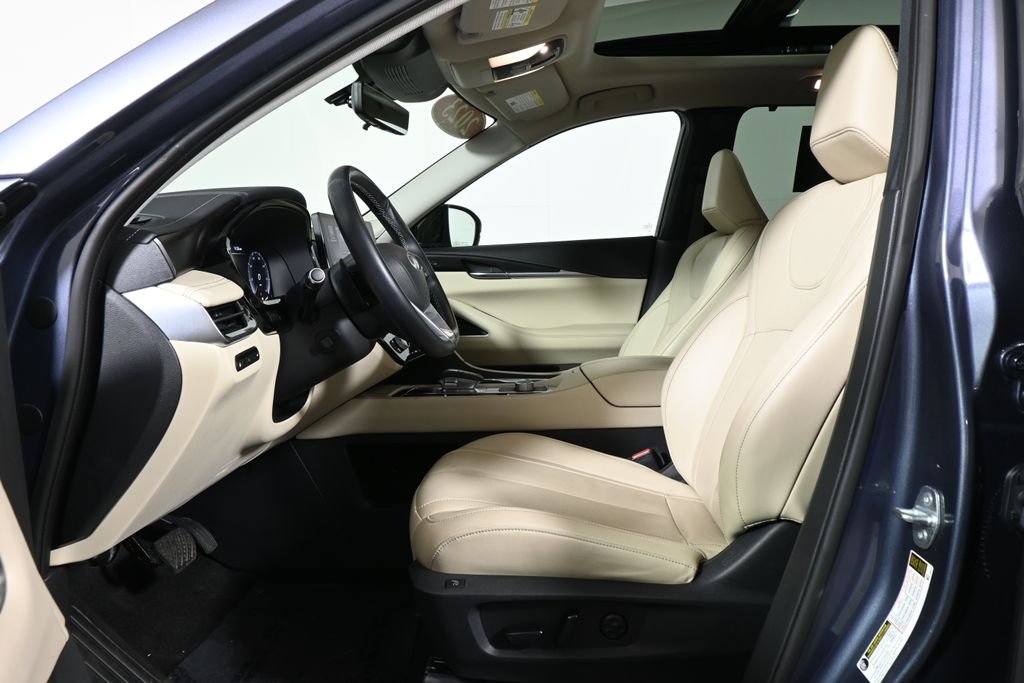 Certified Used 2023 Blue INFINITI Sensory image 3