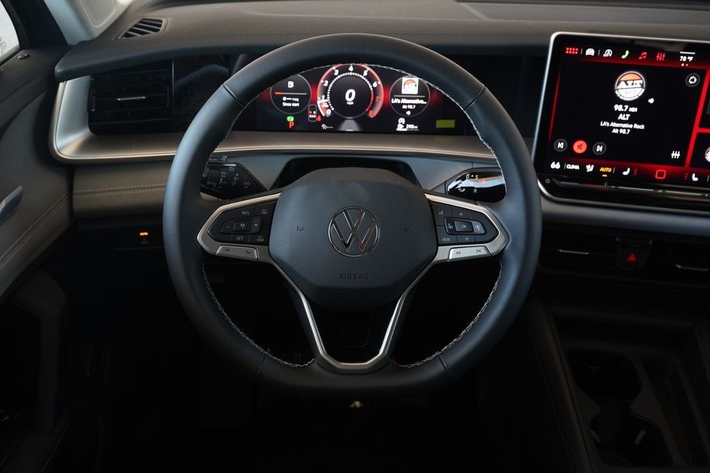 New 2026 Pyrite Silver Metallic Volkswagen 2.0T SE image 9