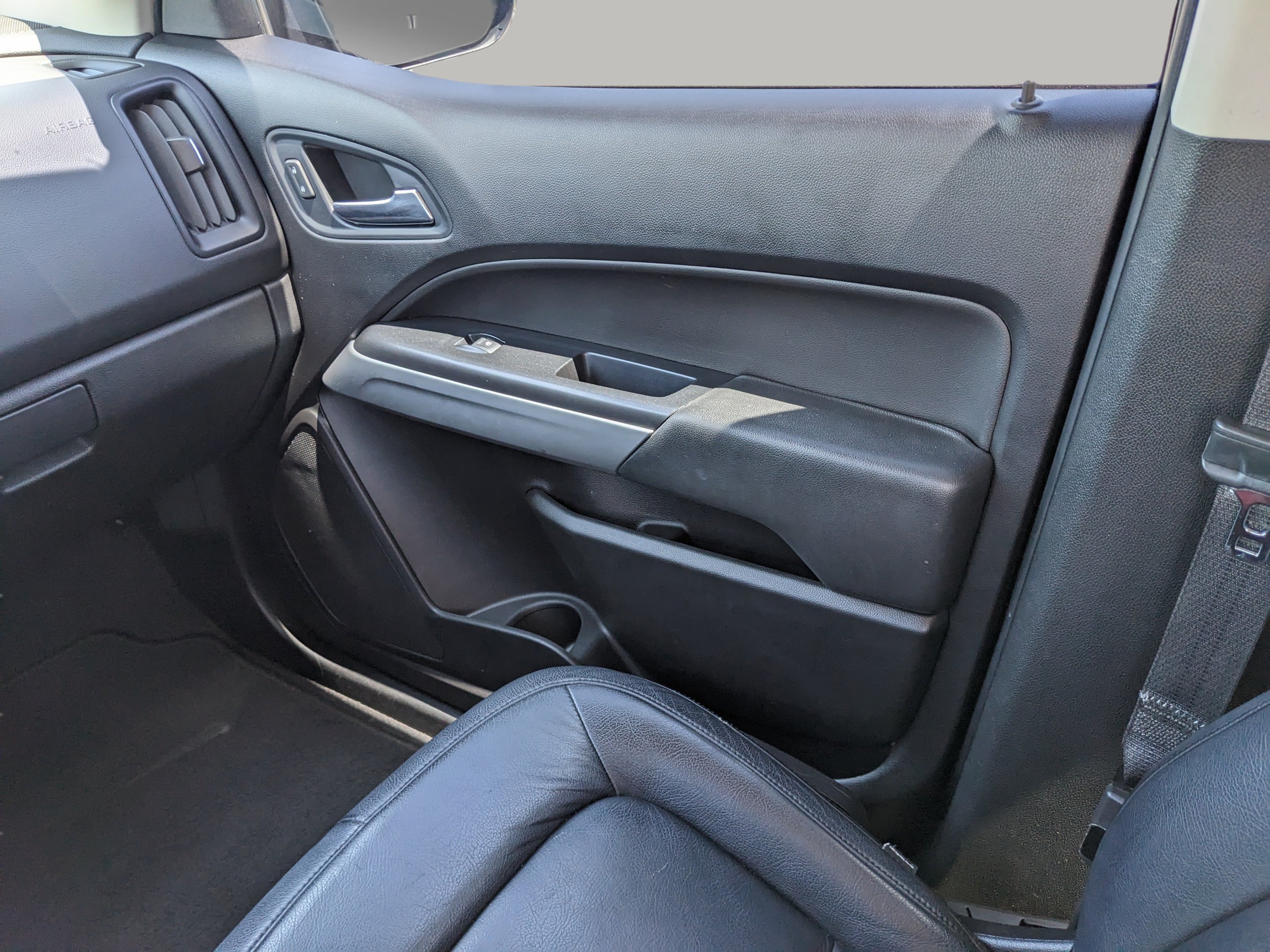 Used 2019 Shadow Gray Metallic Chevrolet 4WD LT image 14