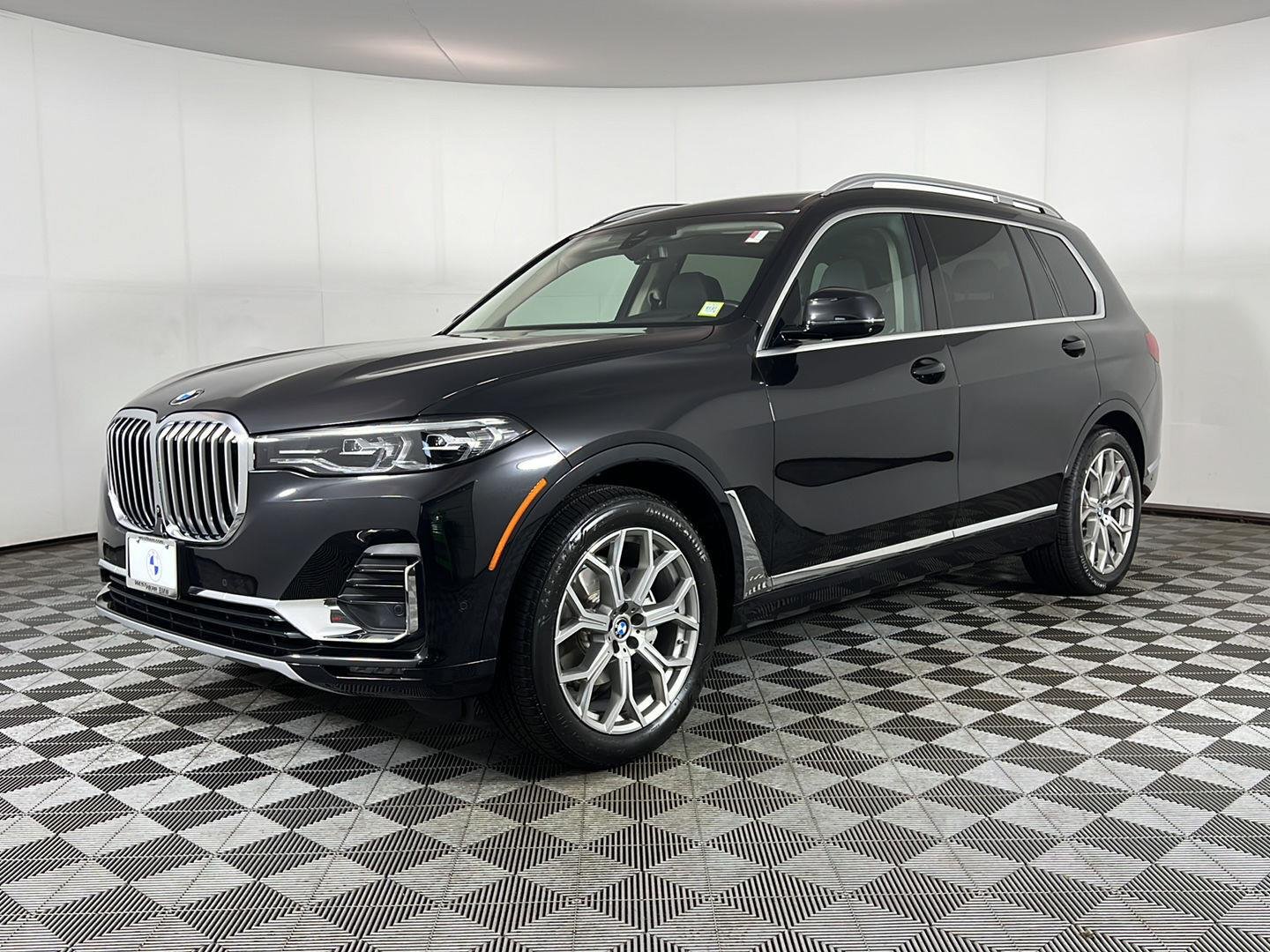 Used 2022 Black Sapphire Metallic BMW xDrive40i image 12