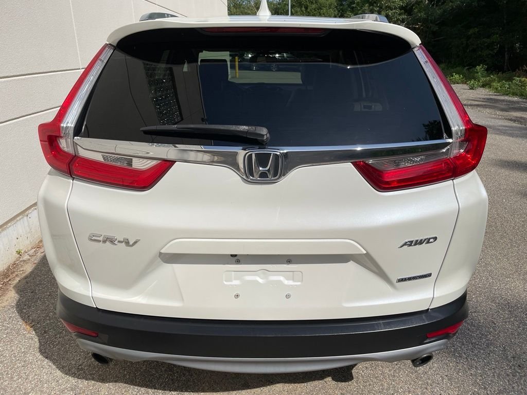 Used 2017 White Diamond Pearl Honda Touring image 9