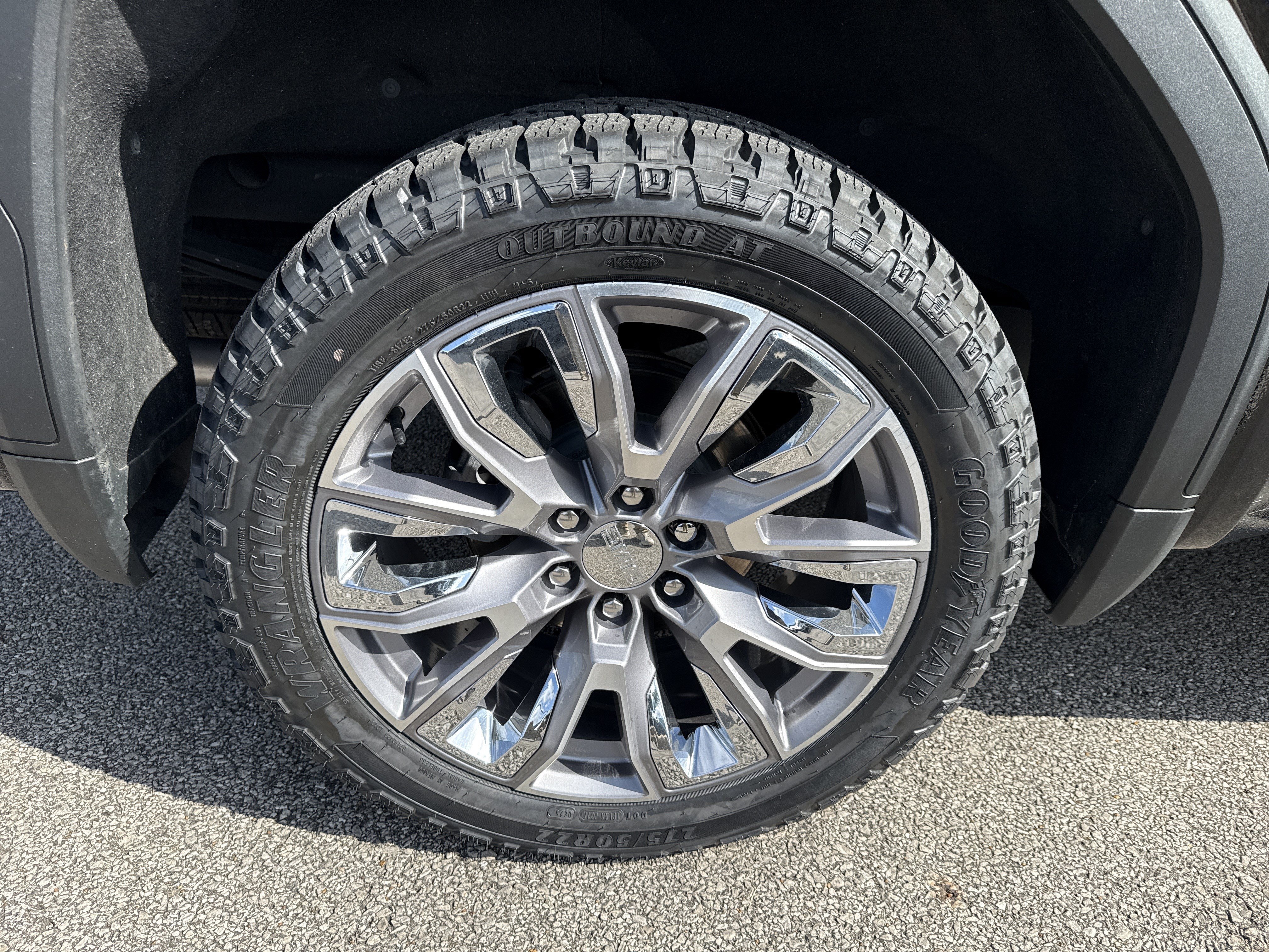 Used 2023 Onyx Black GMC Denali image 18