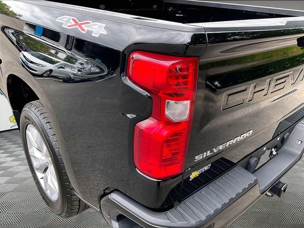Used 2023 Black Chevrolet Custom image 33