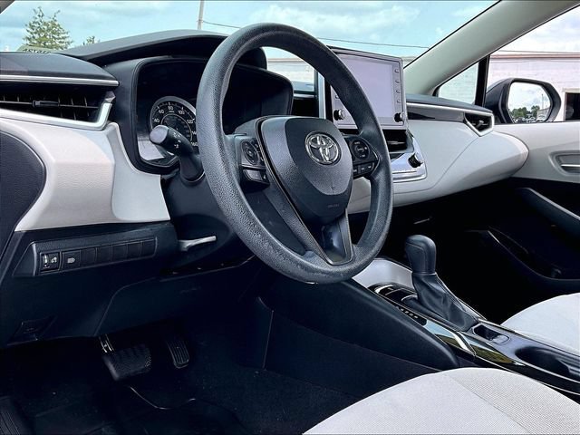 Used 2020 Celestite Toyota LE image 8