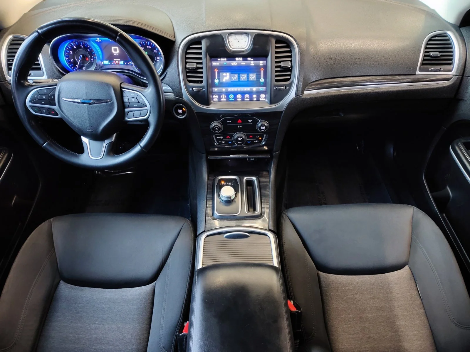 Used 2018 Granite Crystal Metallic Clearcoat Chrysler Touring image 5