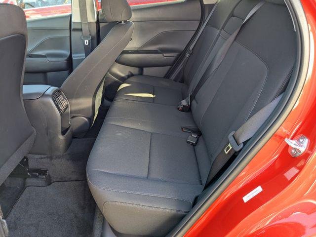 2025 Hyundai Kona SEL - Photo 11