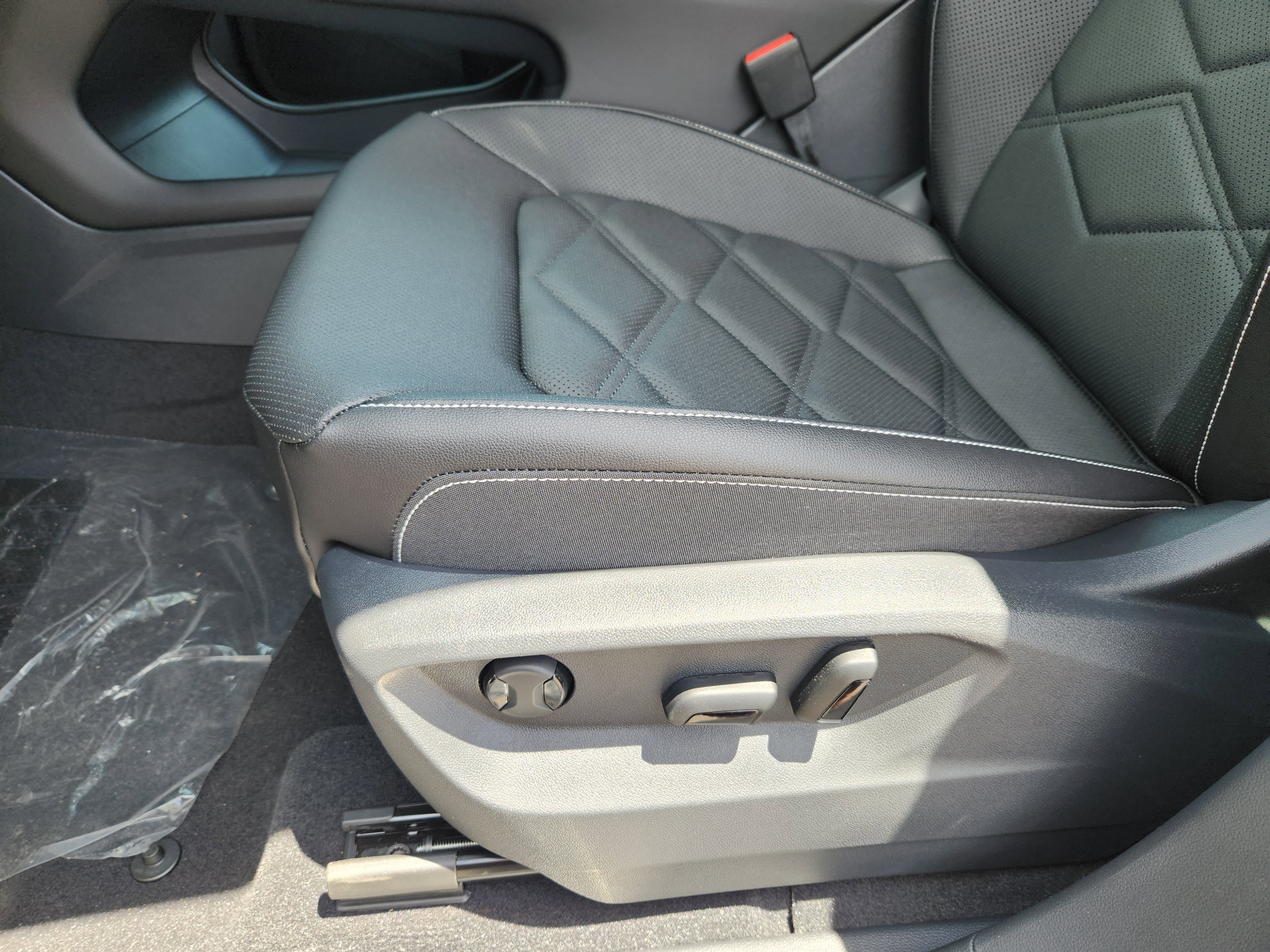New 2026 Gray Volkswagen 2.0T SE w/Technology image 20