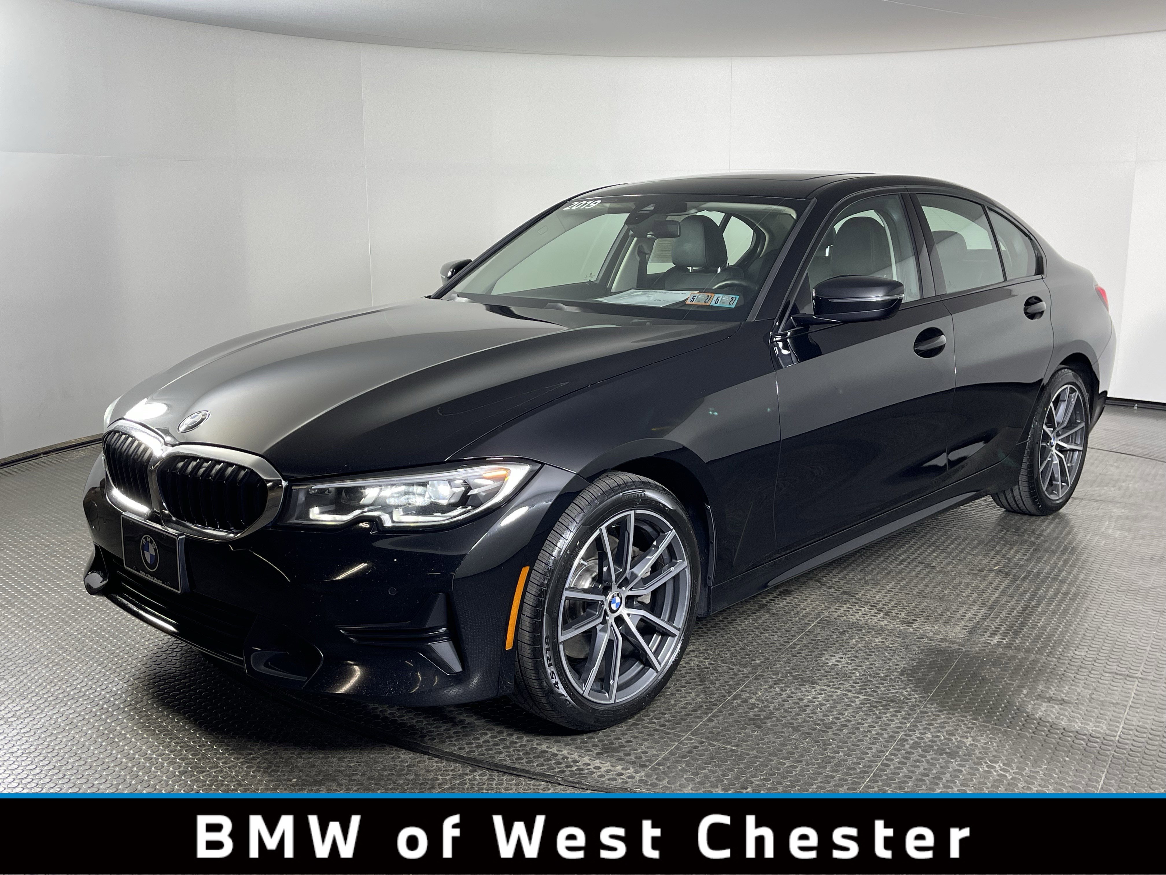 Used 2019 BLACK BMW 330i xDrive image 1