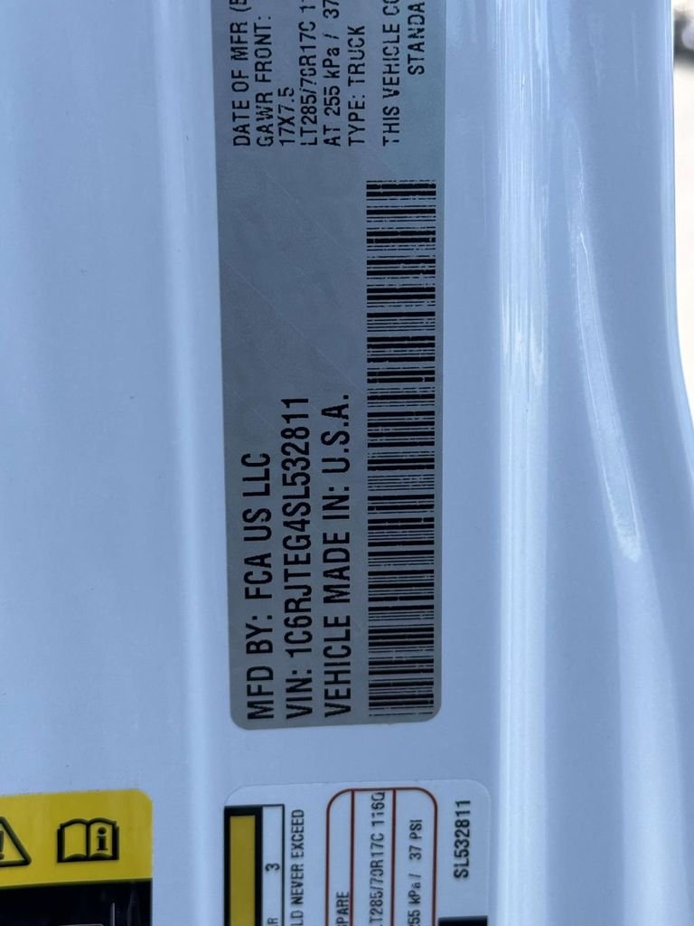 Used 2025 White Jeep Mojave image 30