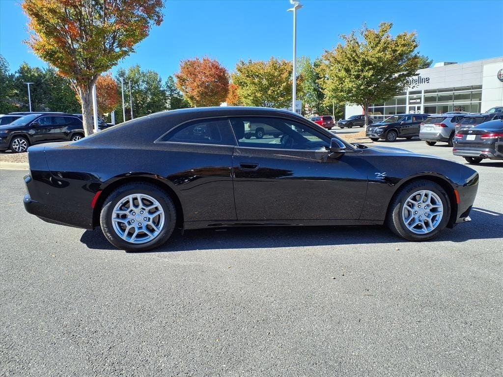 Used 2025 Diamond Black Crystal Pearlcoat Dodge R/T image 19