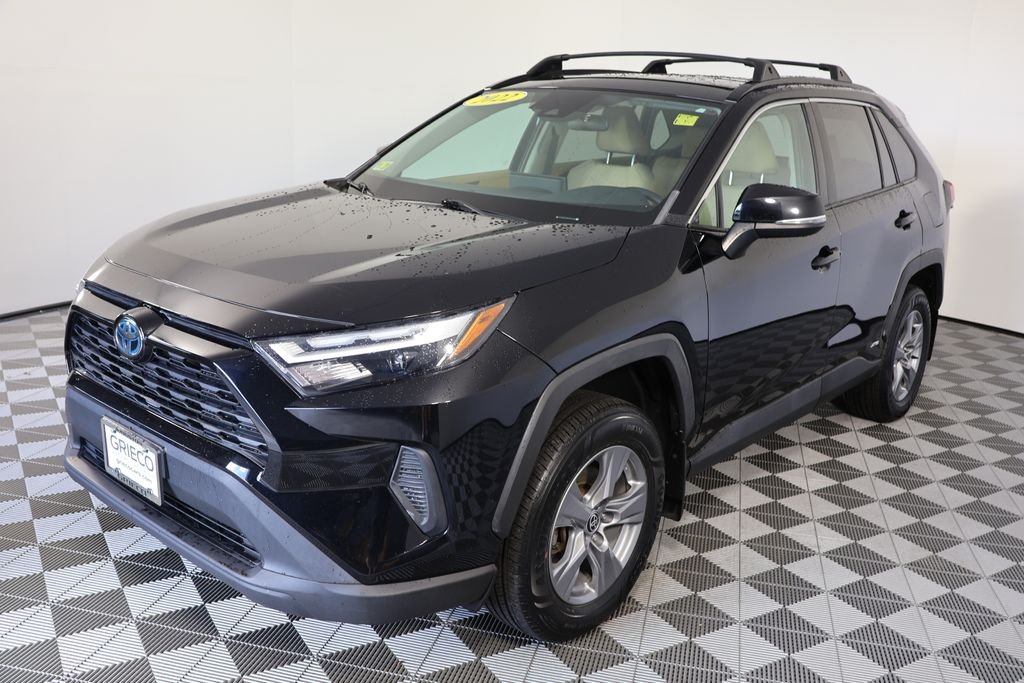 Used 2022 Black Toyota XLE image 4