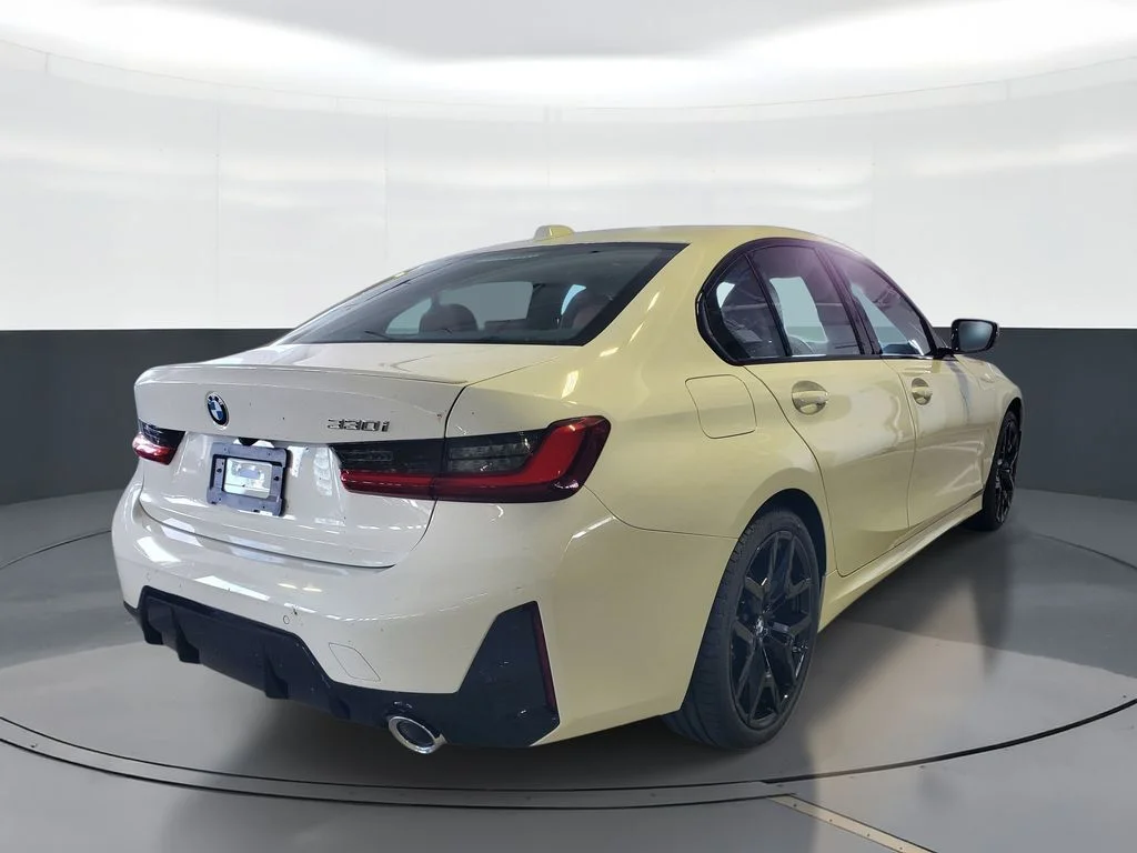 New 2026 Alpine White BMW 330i image 3