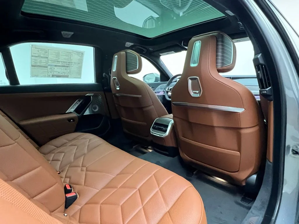 New 2026 Oxide Grey Metallic BMW 760i xDrive image 8