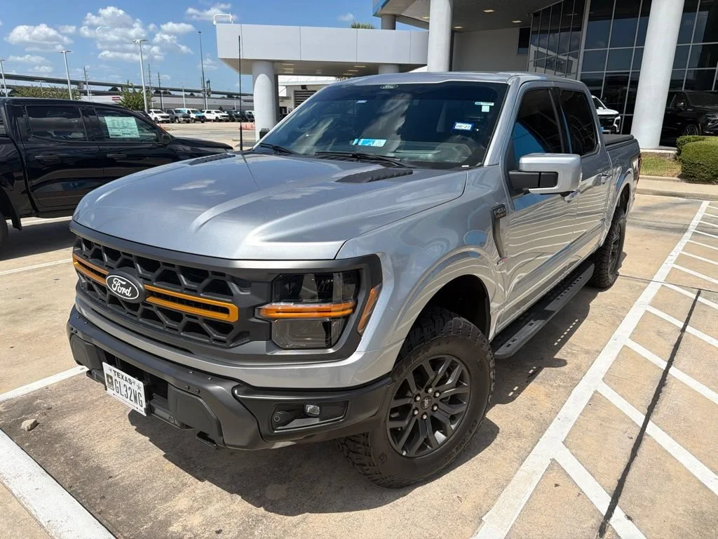 Used 2025 Silver Ford Tremor image 1