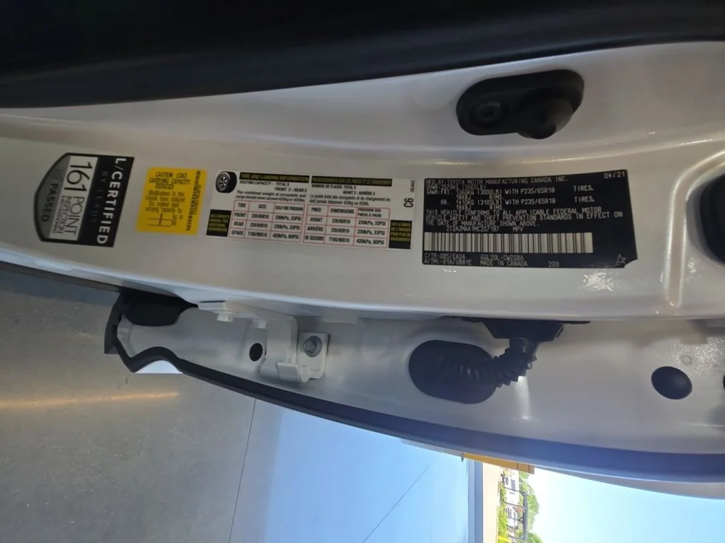 Used 2021 White Lexus 350 image 25