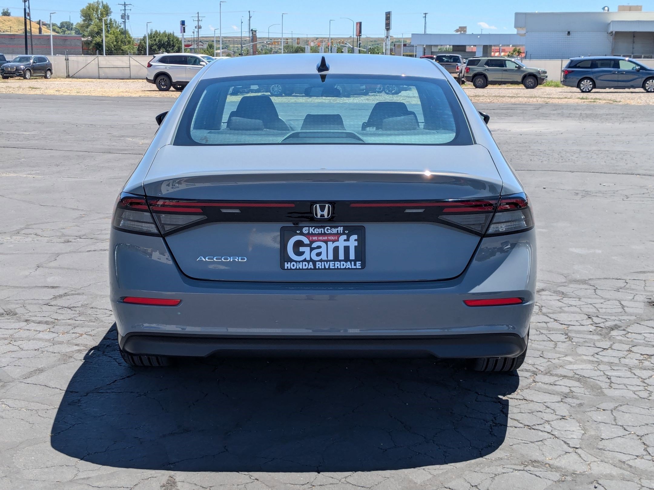 New 2026 Urban Gray Pearl Honda SE image 4