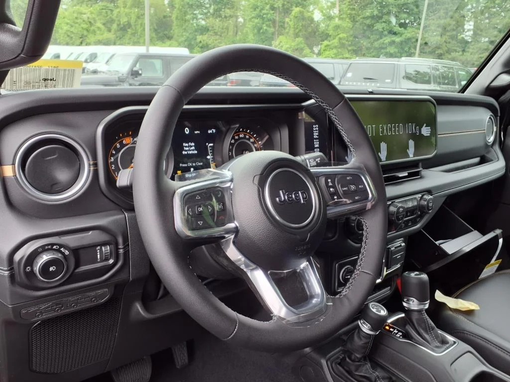 2025 Jeep Wrangler 4-Door Sahara - Photo 14