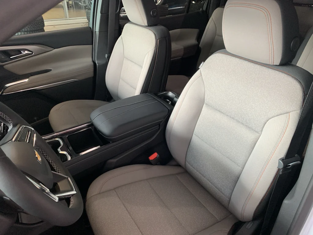 2027 Chevrolet Traverse LT - Photo 13