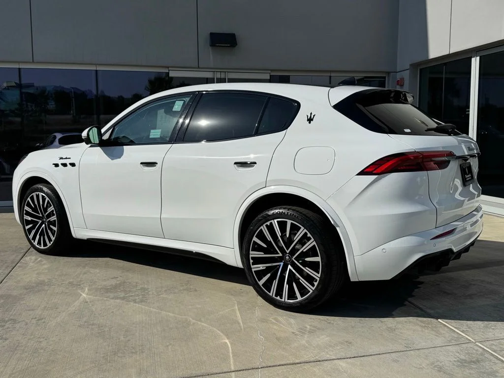 Used 2025 Bianco Maserati Modena image 6