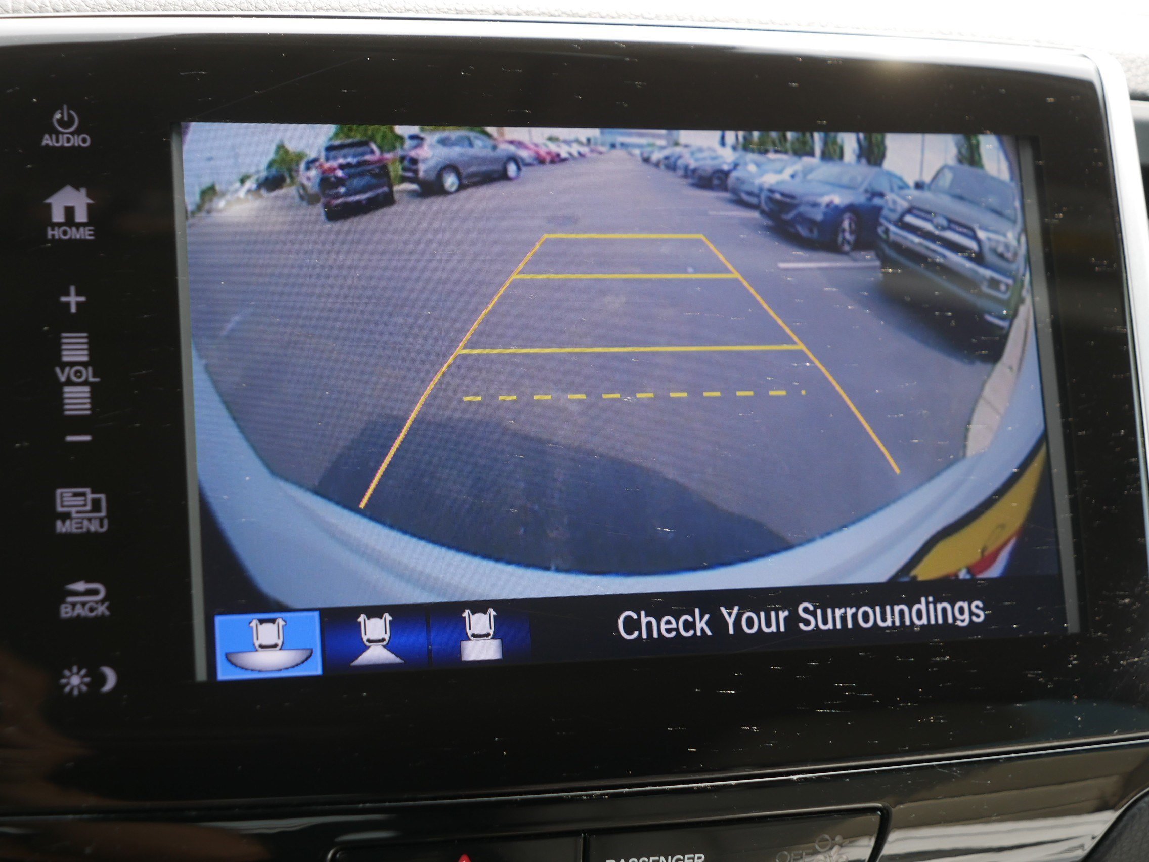 Used 2017 White Diamond Pearl Honda Touring image 27