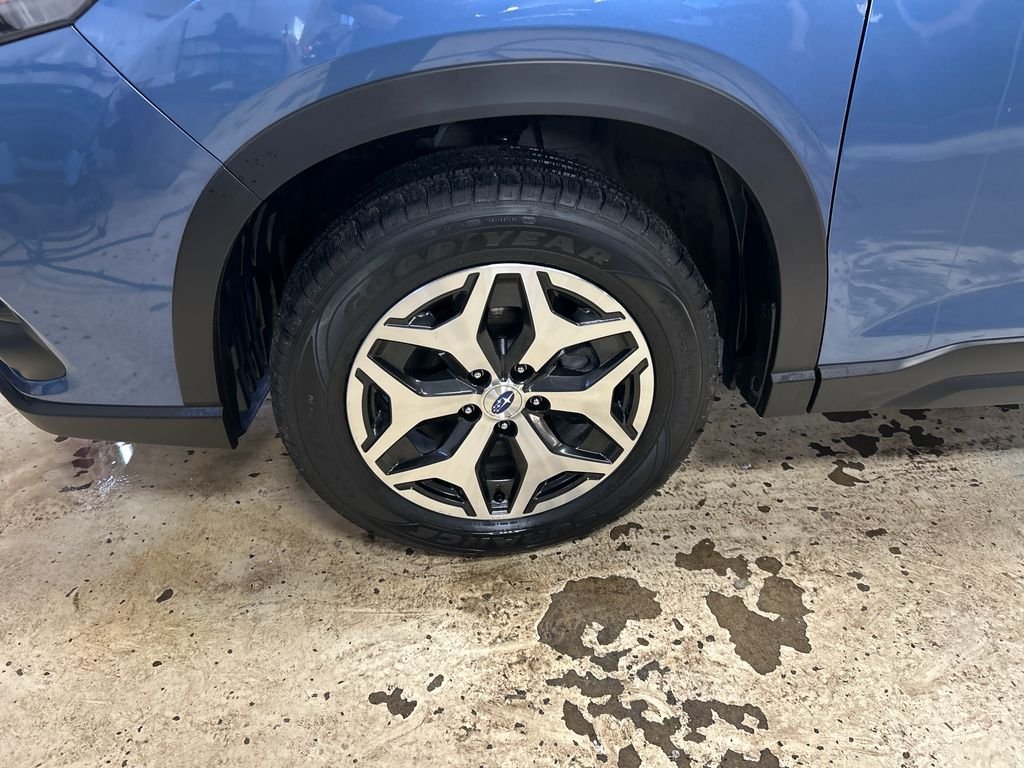 Used 2024 Blue Subaru Premium image 12
