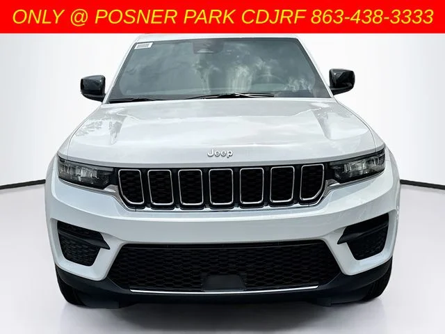 New 2026 Bright White Clear-Coat Exterior Paint Jeep Laredo image 2