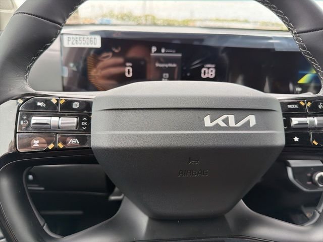 New 2026 Ivory Silver Kia S image 22