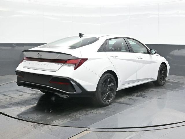 New 2026 White Hyundai SEL Sport image 9