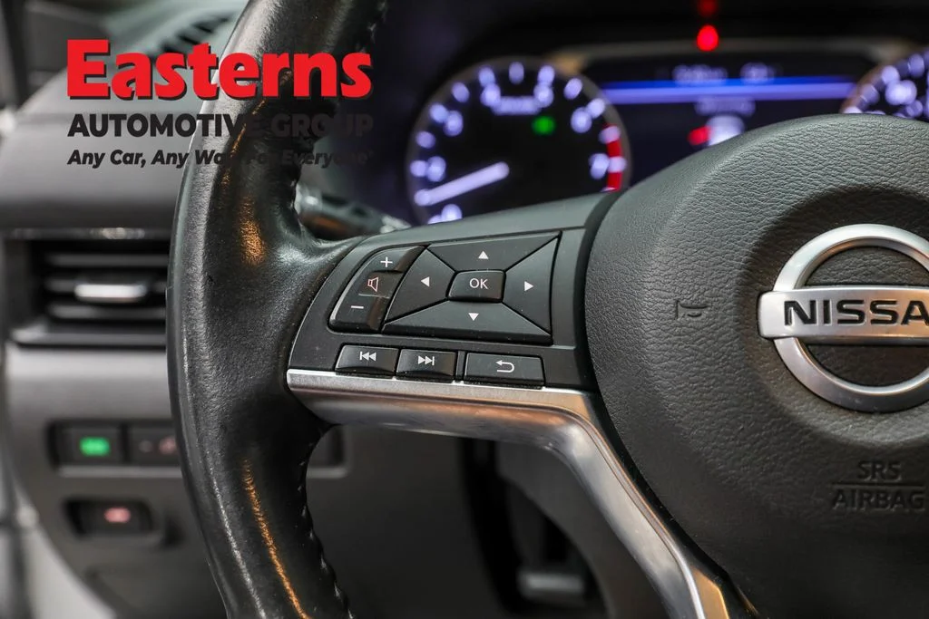 Used 2022 Silver Nissan SV image 15