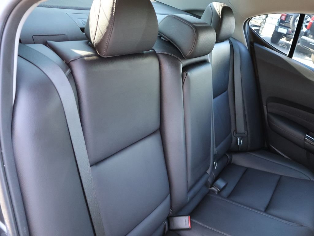 Used 2019  Acura 2.4L image 12
