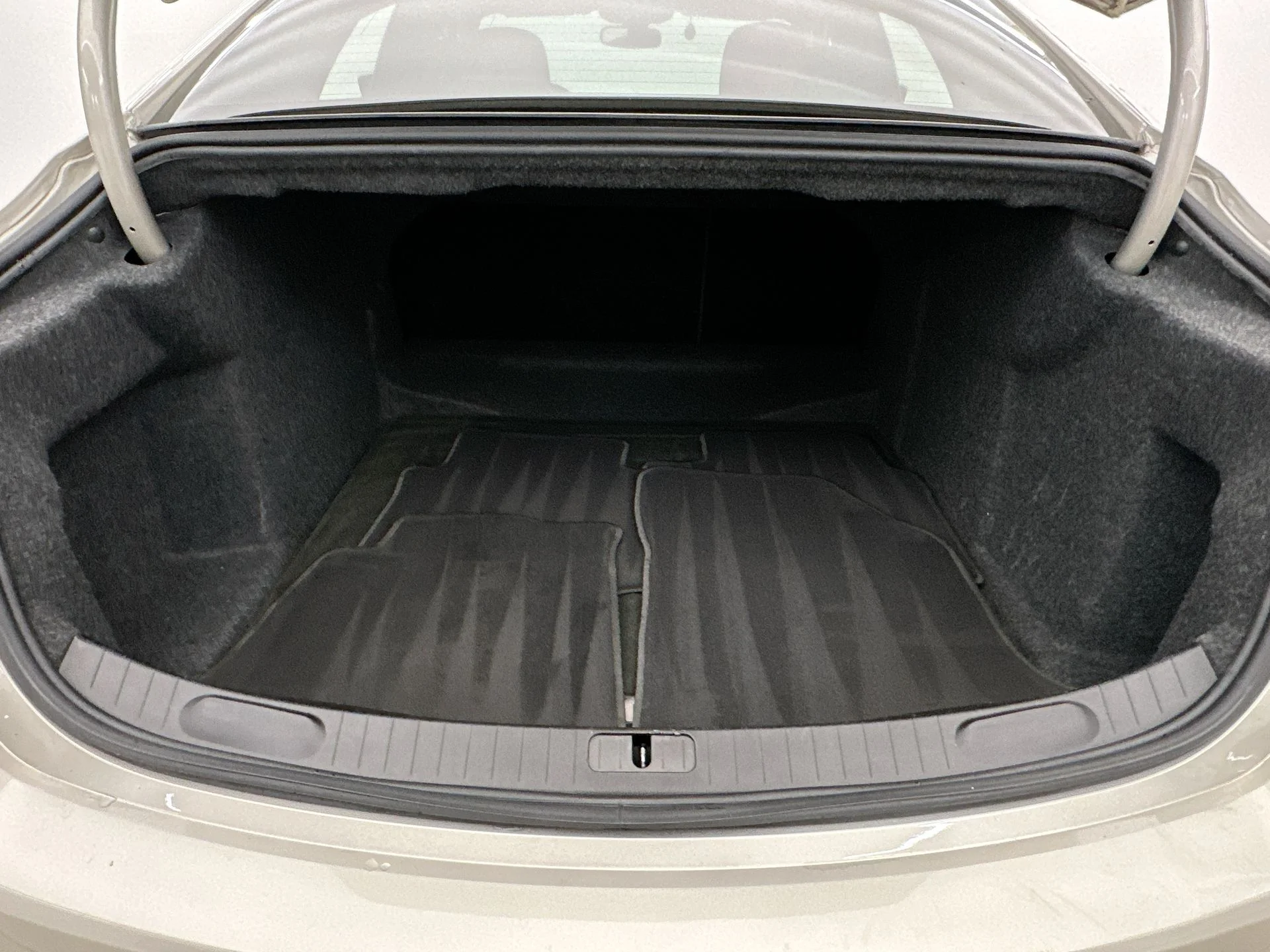 Used 2015 Gold Chevrolet LT image 36