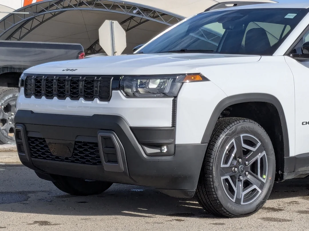 New 2026 White Jeep Limited - - 4x4 - 1.6L Turbo Hybrid - Power Liftgate - Wireless Charging & More! image 9
