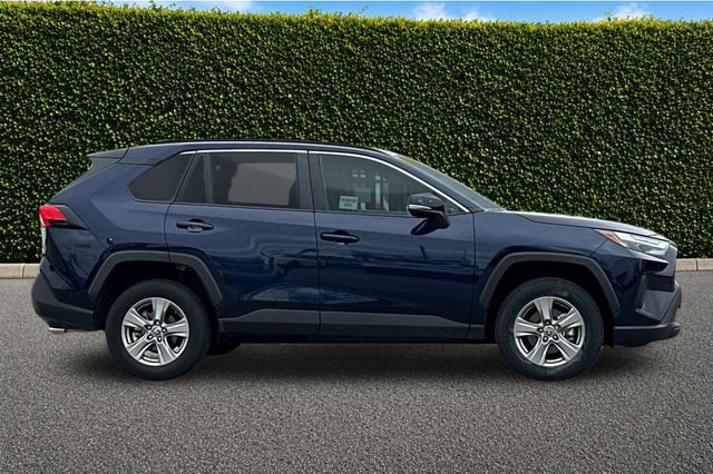Certified Used 2025  Toyota XLE image 3