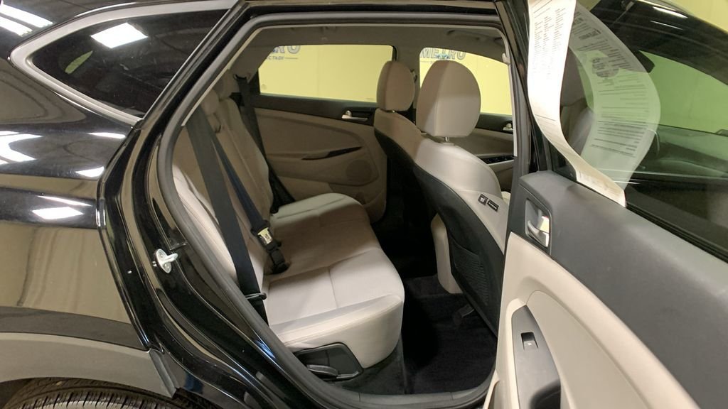 Used 2019 Black Noir Pearl Hyundai Value image 13