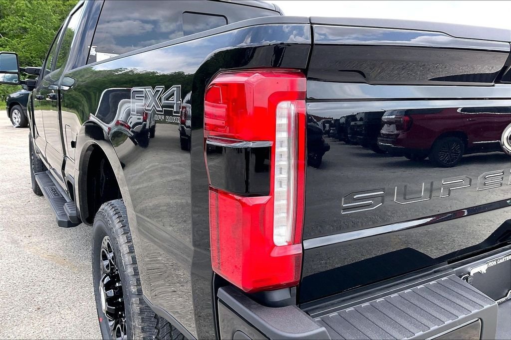 New 2026 Ford Super Duty F-250 Lariat 4D Crew Cab