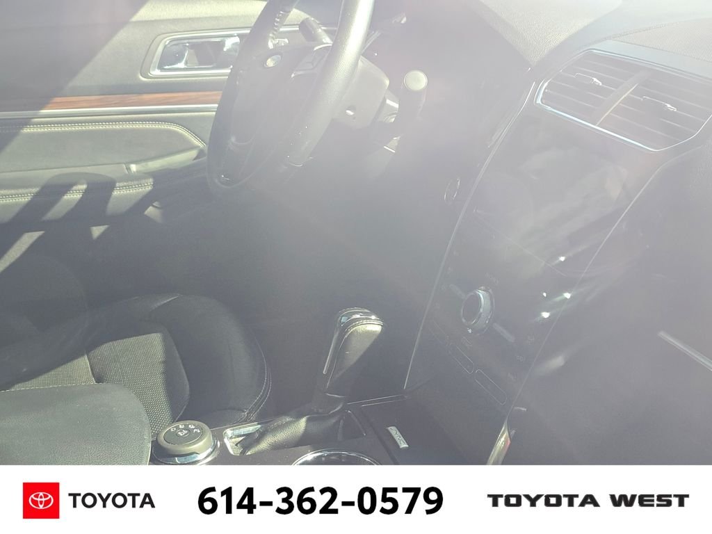 Used 2019  Ford Limited image 12