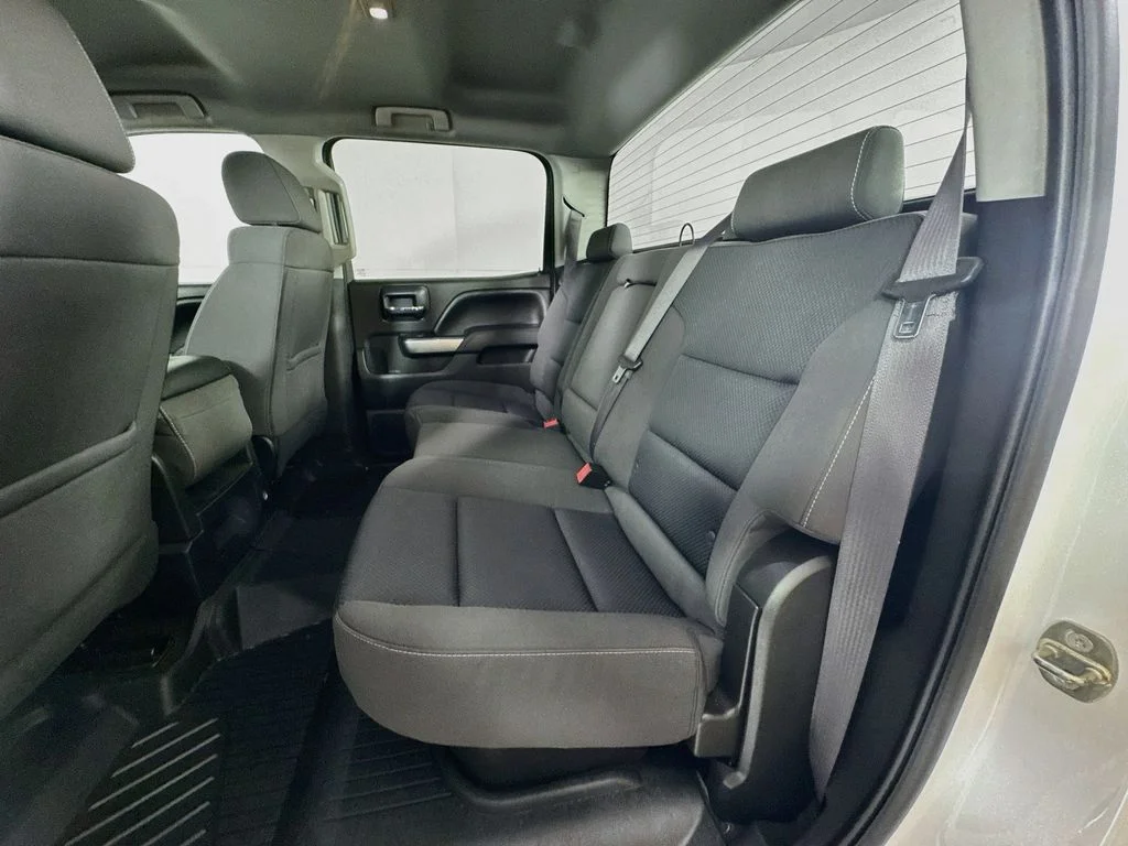Used 2017 White Chevrolet LT image 27