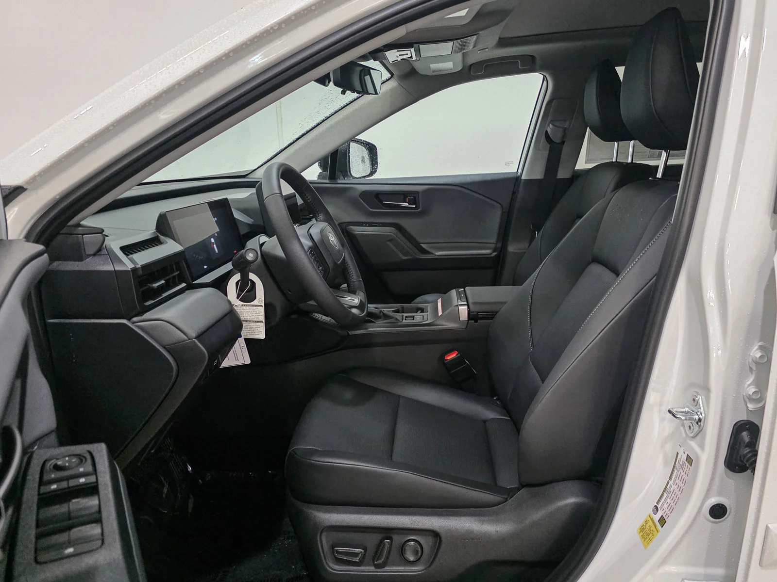 New 2026 Wind Chill Pearl <sup>1</sup> Toyota  XLE Premium image 20