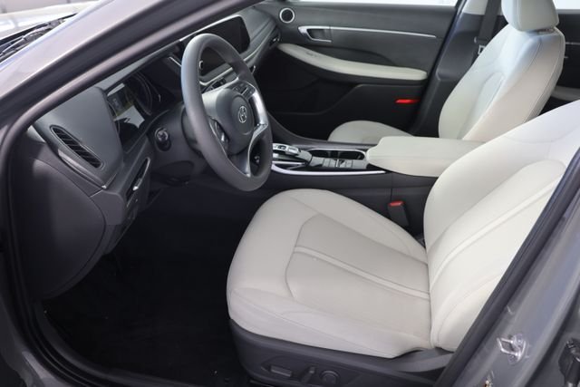 Used 2023 Gray Hyundai SEL image 19