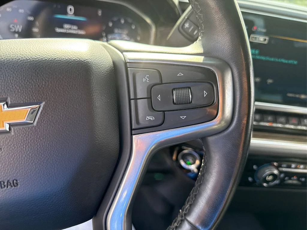Used 2024 Summit White Chevrolet LT image 29