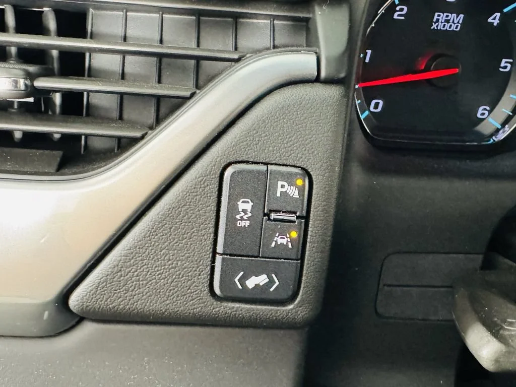 Used 2020 BLACK Chevrolet LT image 11