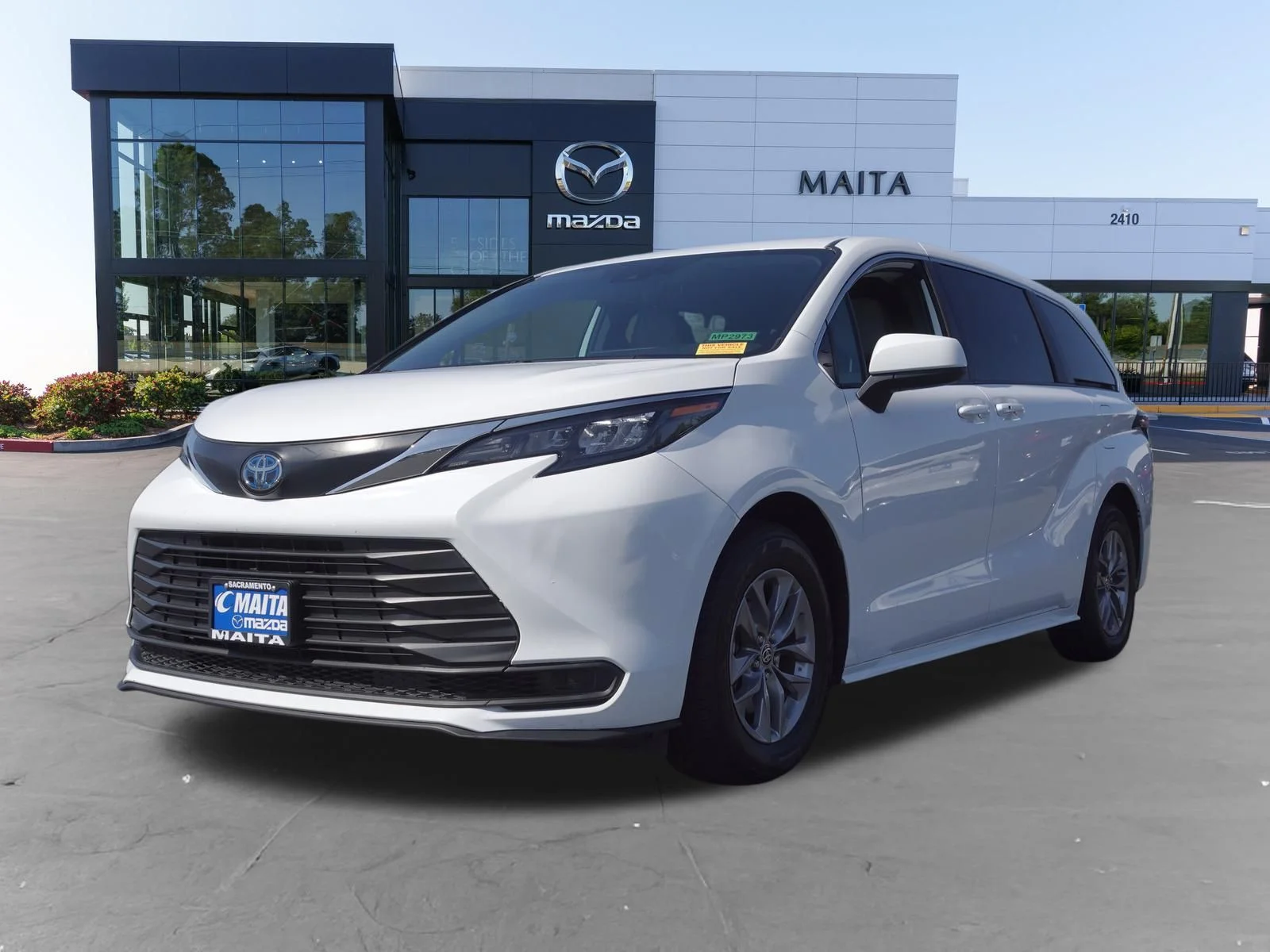 Used 2025 Ice Cap Toyota LE image 7