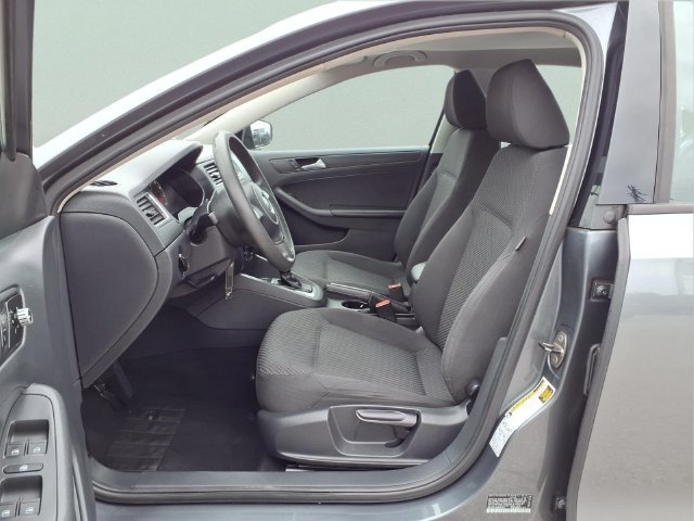 Used 2014 Gray Volkswagen 2.0L S image 14