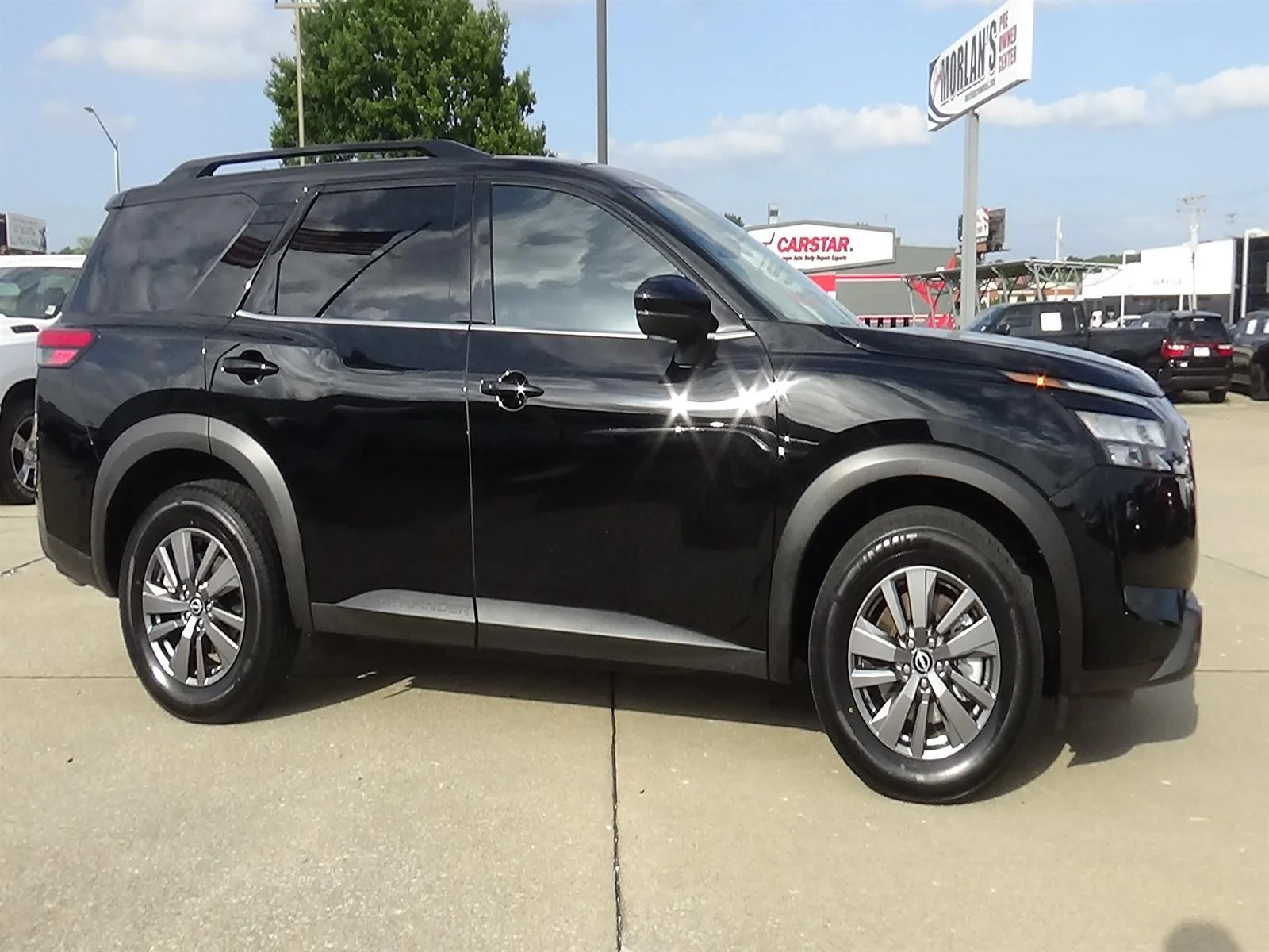 Used 2025 Super Black (kh3) Nissan SV image 5