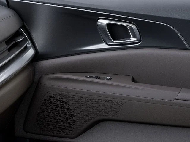 New 2027 Ceramic Silver Kia LX image 26