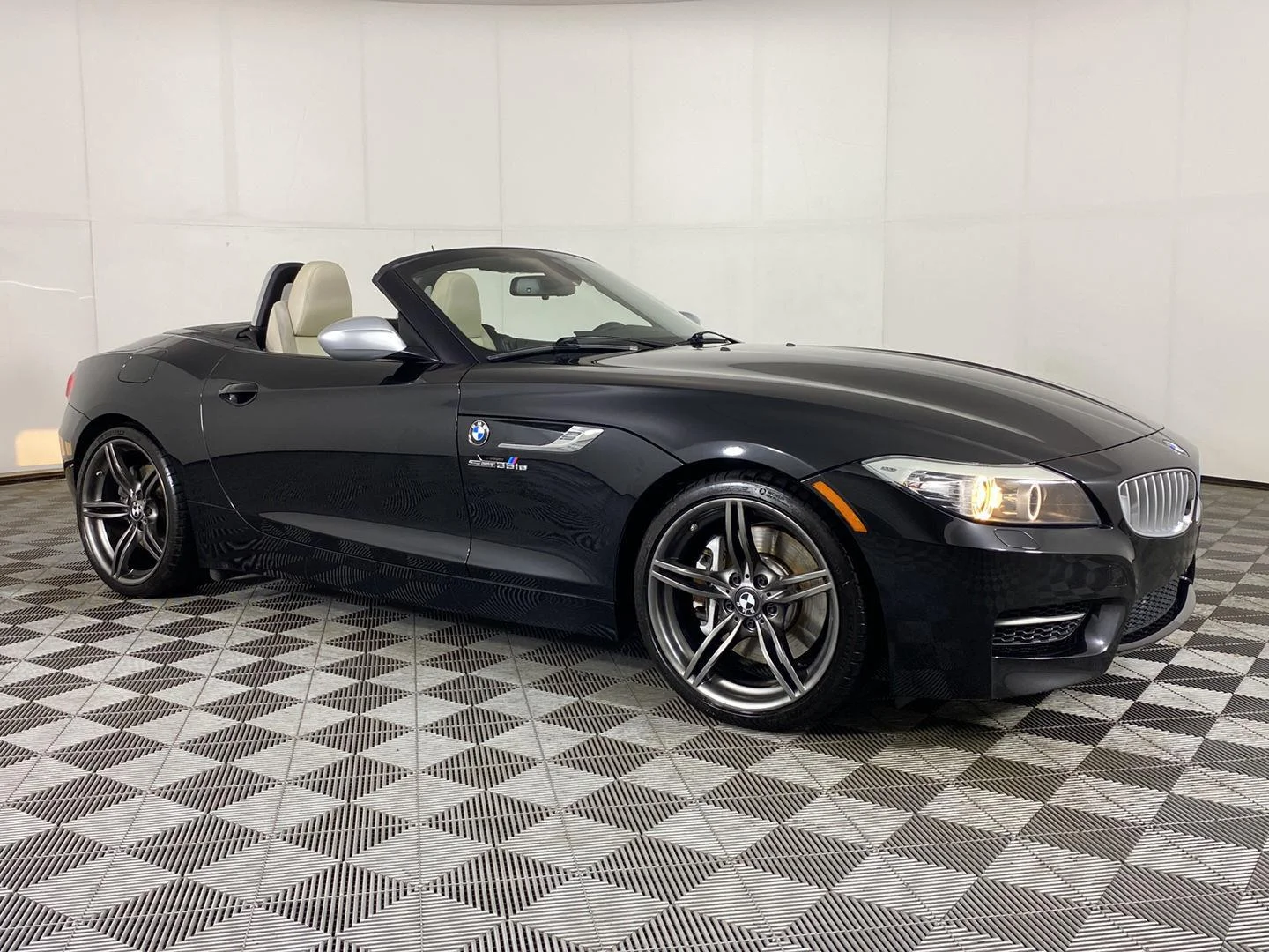 Used 2011 Black Sapphire Metallic BMW sDrive35is image 22